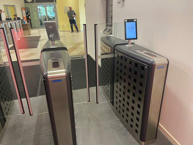 Доступ по лицу в Альфа Банке с APACS